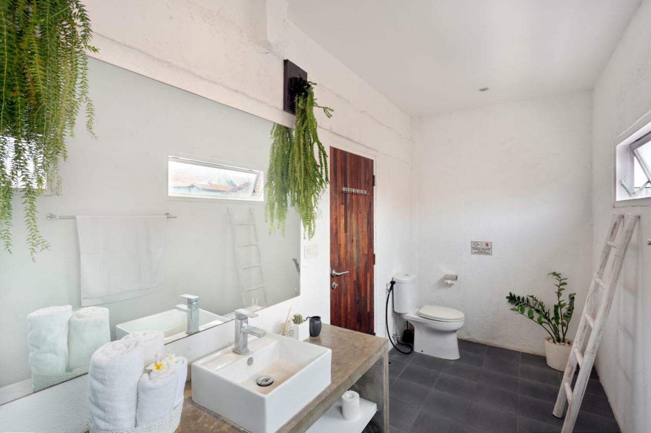 Takeoff Surf Camp & Hotel Canggu  Exterior photo